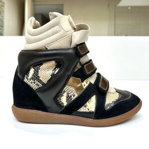 Isabel Marant SneakerVelcro boots.Black suede leather, gold, snakeskin print 41